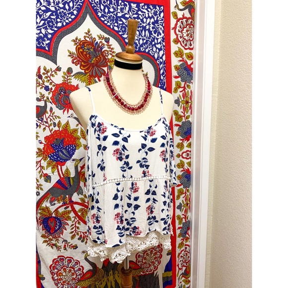 π Beautiful flower picnic top - Picture 5 of 11